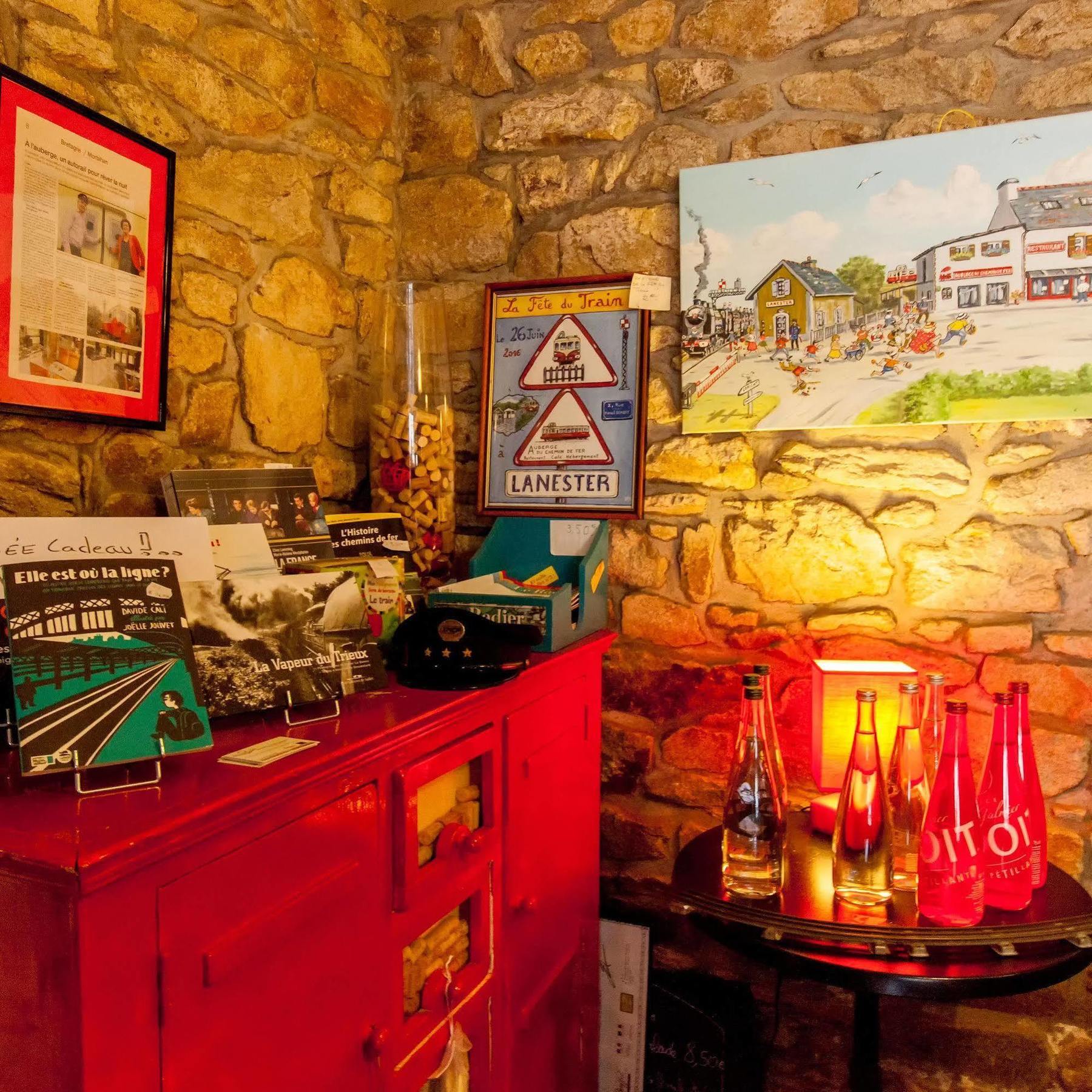 Appartements De L'Auberge Du Chemin De Fer Lanester Eksteriør bilde